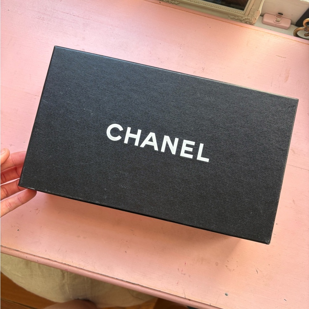 CHANEL classic cap toe flats